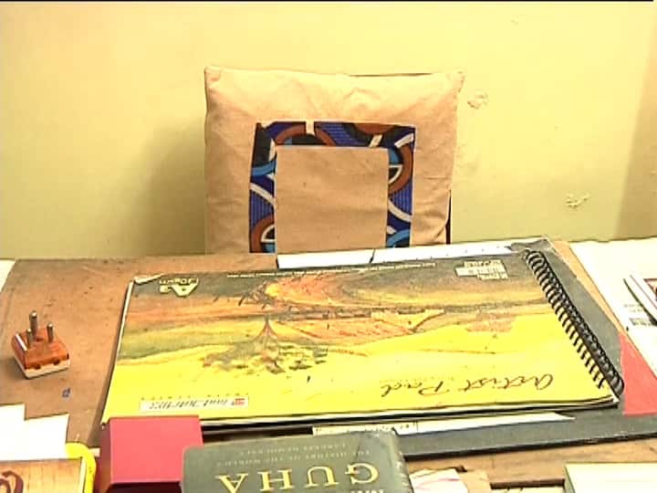 লকডাউনকে মেনে নিতে পারেননি মন থেকে। চিরকাল কাজ করতে ভালোবাসতেন সৌমিত্র।