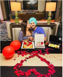 দুবাইয়ের সৈকতে রোহনপ্রীত লিখলেন ভালোবাসার কথা, ভাইরাল নেহার 'হনিমুন ডায়রী'-র ছবি