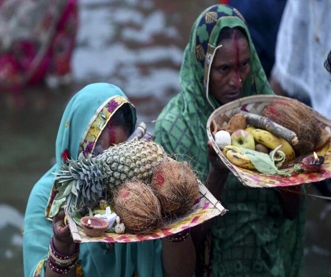 Chhath Puja 2020: Devotees Celebrate Sandhya Arghya Today; Know Statewise Covid-19 Protocols Chhath Puja 2020: বিকেলে পুজো শুরু,  জমায়েতে 'না', জেনে নিন কোন রাজ্যে ছটপালনের কী নিয়ম