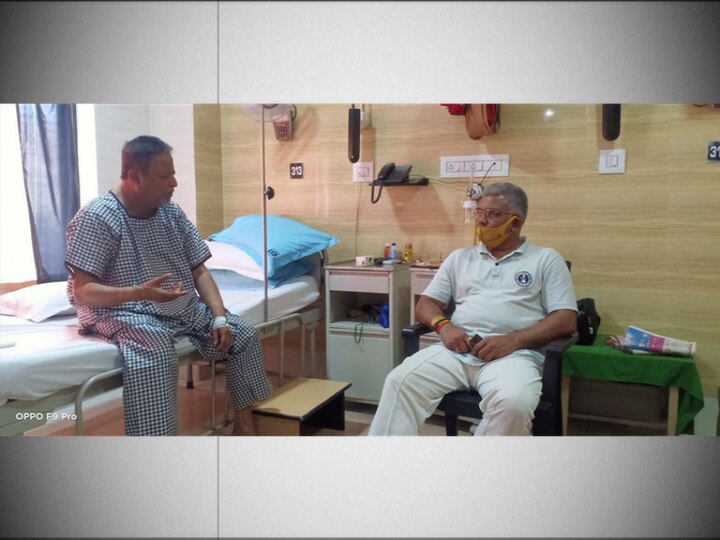 BJP National Vice President Mukul Roy recovering well after Gall Bladder Operation Dilip Ghosh pays Visit গল ব্লাডার অপারেশনের পর ভাল আছেন মুকুল রায়, দেখতে গেলেন দিলীপ