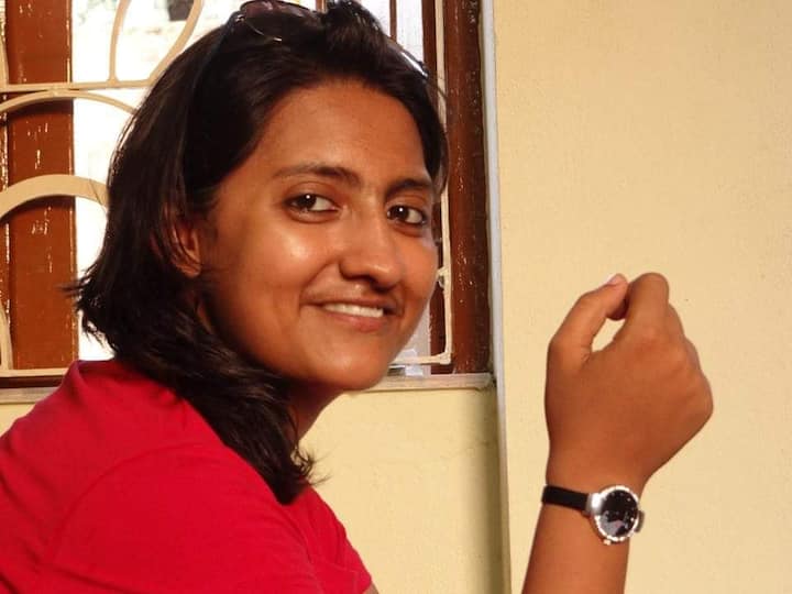 এর আগে বিভিন্ন অনুষ্ঠানে বান্ধবী মধুরিমার সঙ্গে দেখা যায় অনির্বাণকে। সেই থেকেই দুজনের বিয়ে নিয়ে চর্চা শুরু হয় টলিউডে।