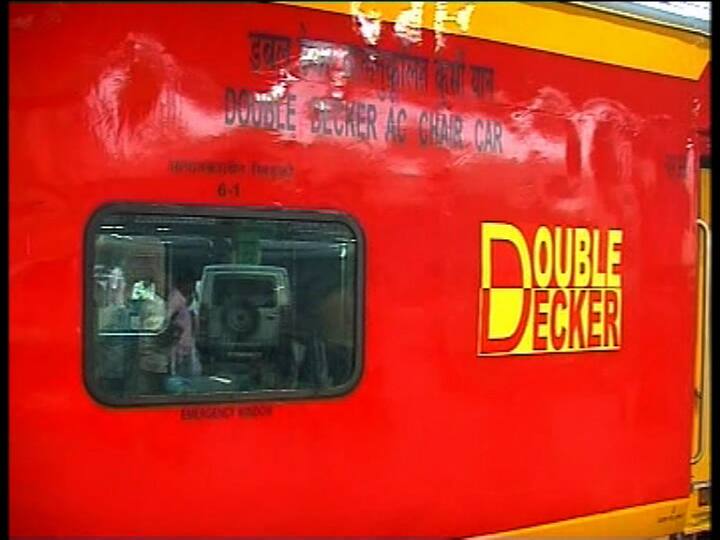 থাকবে সিসি ক্যামেরা। প্রতিটি কোচে একটি করে থাকবে মিনি প্যান্ট্রি।