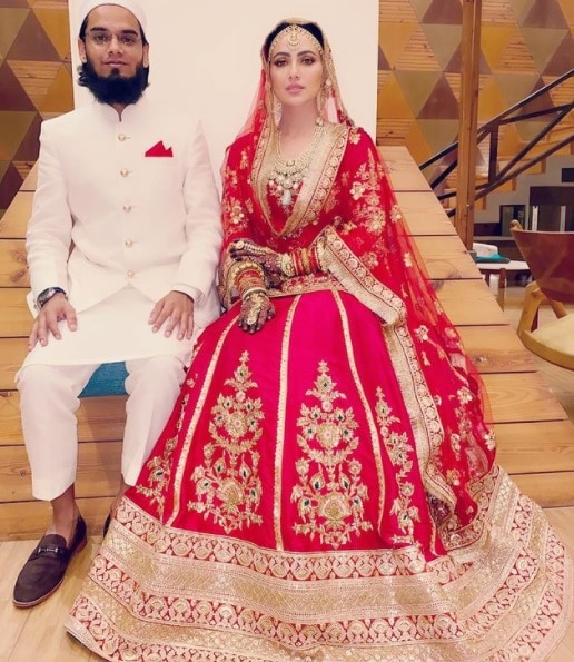 Sana Khan shares picture of wedding on social media Sana Khan Marriage: বিয়ের প্রথম ছবি সোশ্যাল মিডিয়ায় শেয়ার করলেন সানা খান