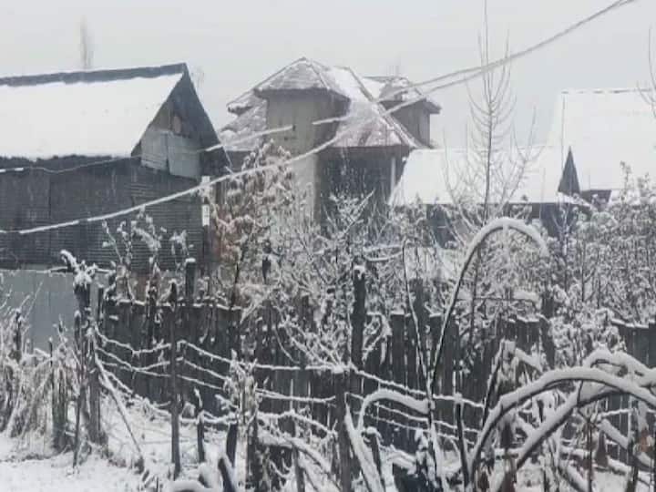 দেখুন বরফে ঢাকা কাশ্মীরের আরও ছবি...