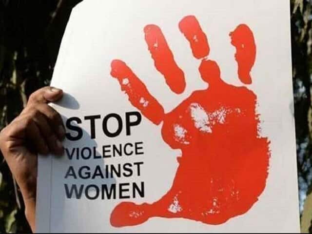 Rape for 2 years with the promise of marriage, actress filed fir against director বিয়ের প্রতিশ্রতি দিয়ে  ২ বছর ধরে ধর্ষণ, টেলি অভিনেত্রীর কাঠগড়ায় পরিচালক  