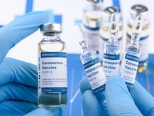 Pfizer COVID-19 Vaccine Update: বিশ্বের প্রথম দেশ হিসেবে ফাইজার ভ্যাকসিনে অনুমতি ব্রিটেনের, আগামী সপ্তাহেই শুরু হতে পারে টিকাদানের কাজ