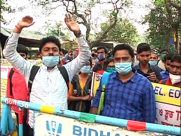আজকে বিপি আনন্দর ক্যামেরায় ধরা পড়ল আন্দোলনের ছবি
