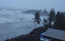 Winter Weather Update: সামনের সপ্তাহেই জাঁকিয়ে শীত? দক্ষিণে চোখ রাঙাচ্ছে ঘূর্ণিঝড় বুরেভি