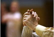 বিকাল ৪টা ২৩! মৃত্যু করোনা আক্রান্ত স্বামী-স্ত্রী, দুজনেরই, ভাঙল ৪৭ বছরের সম্পর্ক