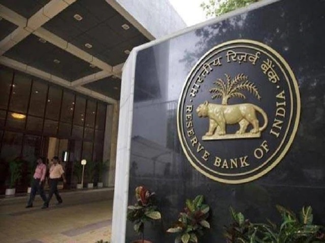 RBI to announce its monetary policy review today RBI Policy Highlights: অপরিবর্তিত রেপো রেট, কন্ট্যাক্টলেস কার্ডে পেমেন্টের ঊর্ধ্বসীমা বেড়ে হচ্ছে ৫ হাজার টাকা