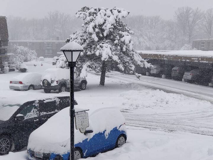 সেখানে তাপমাত্রা মাইনাস ১০ ডিগ্রি সেলসিয়াসের নীচে নেমে গিয়েছে। 