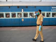 হোয়াটসঅ্যাপেই মুশকিল আসান! ট্রেনের আসন সংখ্যার আপডেট এবার হাতের মুঠোয় 