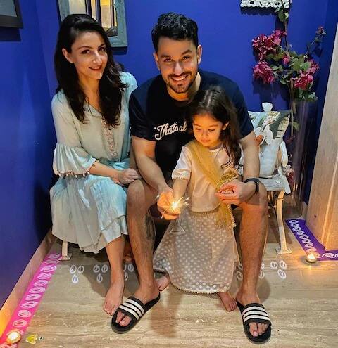 ২০১৫ সালে কুণাল খেমু এবং সোহা আলি খানের বিয়ে হয়। তাঁদের বয়সের পার্থক্য ৬ বছর। 