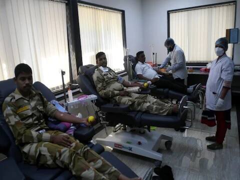 ১৯৫৬ সালের ৬ ডিসেম্বর প্রয়াত হন অম্বেডকর।  