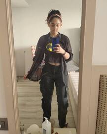 সুইমিং পুলে সময় কাটাচ্ছেন আমির কন্যা Ira