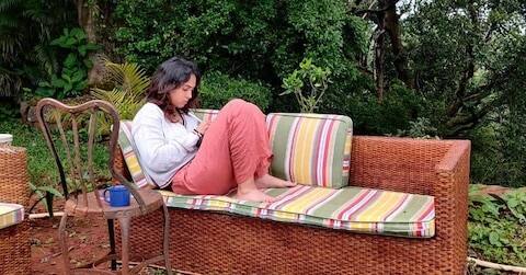 শোনা যাচ্ছে, ইরা ডেট করছেন আমিরের সেলিব্রিটি ফিটনেস কোচ নূপুর শিখরের সঙ্গে।