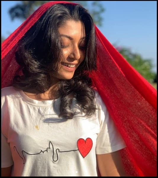 এক্কেবারে সনাতনী সাজেই সাজবেন তিনি। জানালেন অভিষেক নিজেই।