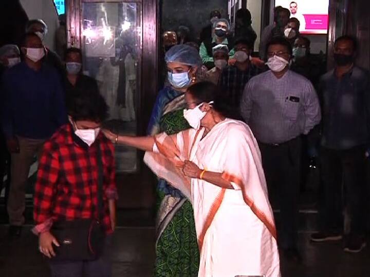 বুদ্ধবাবুকে রাখা হয়েছে রাখা হয়েছে বাইপ্যাপ ভেন্টিলেশনে।