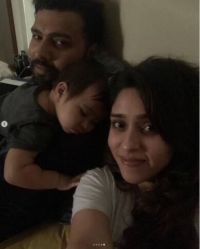 ফিটনেস টেস্টে পাশ করে গিয়েছেন রোহিত। কাল, সোমবারই তাঁর অস্ট্রেলিয়া রওনা হওয়ার কথা।