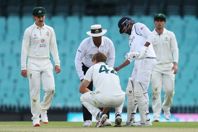 Non-striker batsman Mohd Siraj quickly rushed to check on Cameron Green, lauded  Ind vs Aus A: তিনদিনের প্রস্তুতি ম্যাচ ড্র, ক্রীড়াসুলভ মানসিকতার পরিচয় দিয়ে প্রশংসিত সিরাজ