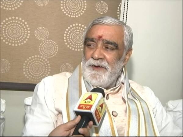 Corona Vaccination 100 people will receive Covid vaccine booth per day initially MoS Health Ashwini Kumar Choubey সবাই পাবেন, প্রতিদিন প্রতি কেন্দ্র থেকে ১০০ জনকে দেওয়া হবে করোনা টিকা:  কেন্দ্রীয় স্বাস্থ্য প্রতিমন্ত্রী