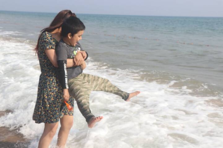 শুধু তাই নয়, নাচের দিকেও নাকি ঝোঁক রয়েছে তার।