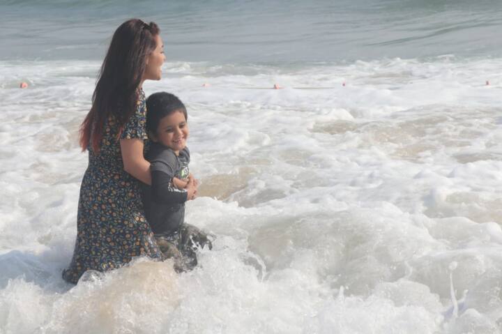 এবিপি আনন্দে দেখুন, প্রিয়ঙ্কার সমুদ্র ভ্রমণের এক্সক্লুসিভ সব ছবি।