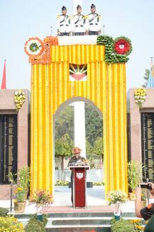 Vijay Diwas 2020: আকাশের বুক চিরে গর্জন বায়ুসেনার সুখোই-১০ যুদ্ধবিমানের, বর্ণাঢ্যভাবে পালিত বিজয় দিবস