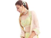 ৩ লাখের লেহঙ্গা পরে পুজোয় বসলেন কাজল আগরওয়াল