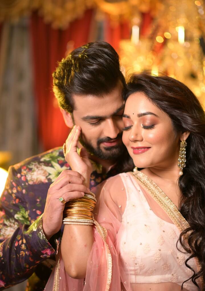 ফটোশ্যুটের ছবি সৌজন্যে - শিলাদিত্য দত্ত। ভিডিওগ্রাফি - বিপ্রদীপ চক্রবর্তী। লুক - জয় রায়, কেশসজ্জা - জিনি হালদার। স্টারক্রাফট স্টুডিও অ্যান্ড প্রোডাকশান