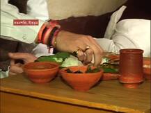 বাউল পরিবারে অমিতের মধ্যাহ্নভোজের মেনুতে ভাতের সঙ্গে মুগের ডাল থেকে শুরু করে আলুপোস্ত