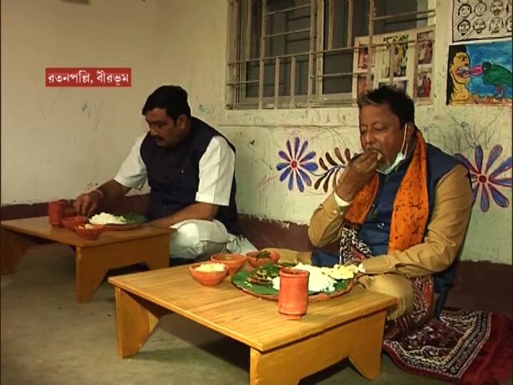 মধ্যাহ্নভোজে অংশ নেন দিলীপ ঘোষ, রাহুল সিংহ, অনুপম হাজরা সহ বিজেপি নেতারা।