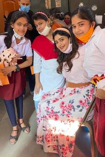 কেক, বেলুন, উপহারে মোড়া বড়দিন, ওদের কাছে ঋতাভরীই সান্তাক্লজ