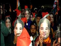 বর্ধমানে অভিষেকের মুখোশ পরে যুব তৃণমূল কর্মীদের কেক ও কম্বল বিতরণ, তুঙ্গে তৃণমূল-বিজেপি তরজা