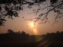 আবহাওয়ার খামখেয়ালিপনা অব্যাহত, ফের বাড়ল তাপমাত্রা