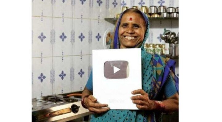 Boy Helped His Grandma Become A Successful YouTuber With 8 Million Monthly Views নাতির সাহায্য, ৭০ বছরের ঠাকুমা এখন দারুণ জনপ্রিয় ইউটিউবার