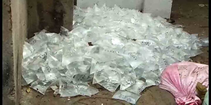 গোটা ঘটনা নিয়ে শাসকদলকে নিশানা করেছে বিজেপির পশ্চিম বর্ধমান জেলা সভাপতি  লক্ষ্মণ ঘোড়ুইয়ের দাবি, কাটমানি থাকলে তৃণমূল আগ্রহী হত। মানুষের সঙ্গে সংযোগ নেই ওদের। বিচ্ছিন্ন হয়ে গিয়েছে। কিন্তু সাধারণ মানুষ রাজনীতি বোঝেন না। তাঁদের একটাই প্রশ্ন, এত জল মজুত থাকতে কেন বণ্টনে গাফিলতি করা হল? কেন এত জলকষ্ট ভোগ করতে হল। উত্তর চাইছেন তাঁরা। 