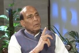 Rahul Gandhi born rich I am farmer son Modi govt can never go against annadatas Defence Minister Rajnath Singh আমি চাষির ছেলে, মোদির জন্মও গরিব ঘরে, কৃষি নিয়ে রাহুলের  চেয়ে বেশি জানি, বললেন রাজনাথ