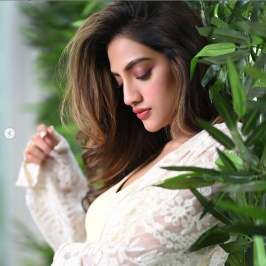 ক্যাপশানে তিনি লেখেন, যদি সমস্ত নিয়ম মানি, তবে মজা করা যাবে না।