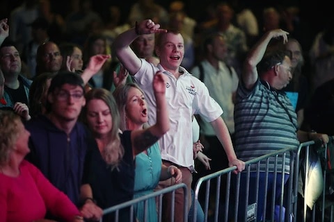 বিশ্বের অনেক দেশেই অবশ্য নতুন করে করোনা সংক্রমণ ছড়াচ্ছে। সেই কারণে নববর্ষের উৎসব অন্যান্যবারের মতো হচ্ছে না। ছবি সৌজন্যে গেটি ইমেজেস