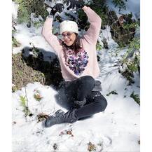 স্বামীর সঙ্গে সিমলায় ছুটি কাটাচ্ছেন অভিনেত্রী কাজল অগ্রবাল