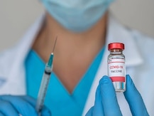 Corona Vaccine Side Effects: খাবার বা ওষুধ সংক্রান্ত অ্যালার্জি থাকলেও ভ্যাকসিন নেওয়ায় বাধা নেই, আশ্বাস মার্কিন বিশেষজ্ঞদের