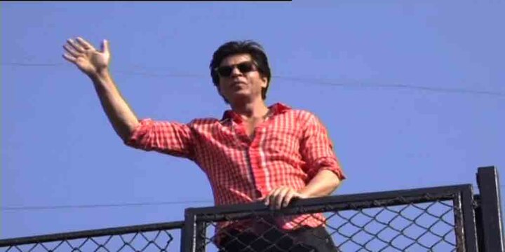 New year 2021 Wishes SRK tweets 2020 has been worst 2021 is going to be better and brighter Shah Rukh Khan's message for fans on New Year New Year 2021 Wishes: ২০২০ খুব খারাপ কেটেছে, উজ্জ্বল হবে ২০২১, নতুন বছরে শুভেচ্ছা জানিয়ে আশার বার্তা শাহরুখের   