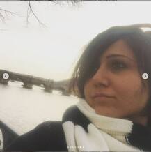 মুখে চোখে শীতের ওম মাখছেন স্বস্তিকা