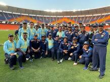 Sourav Ganguly Update: ৮ বছর আগে খেলা ছেড়েছেন, এখনও মহারাজকীয় কভার ড্রাইভ সৌরভের, মোতেরায় মেরেছিলেন ছক্কাও