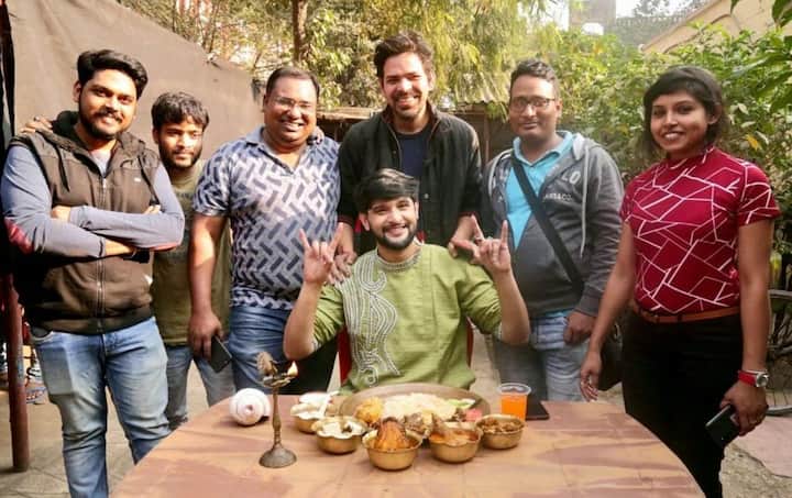 আর সেই ‘পরিবার‘-এ প্রথম আইবুড়ো ভাত খেলেন নীল। 