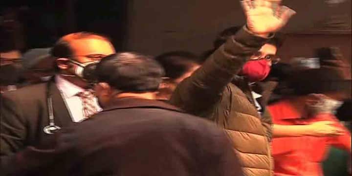 বলেছেন, আই অ্যাম রেডি টু-ফ্লাই! বাড়ি ফিরলেও আপাতত চিকিত্সবকদের তত্ত্বাবধানে থাকবেন প্রাক্তন ভারত অধিনায়ক।