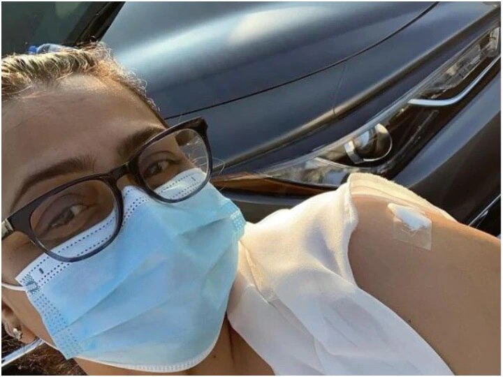 Actress shilpa shirodkar gets vaccinated against covid 19 আগেভাগেই করোনা টিকা নিয়ে নিলেন এই বলিউড নায়িকা
