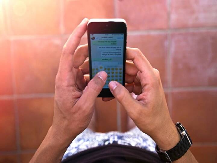 whatsapp privacy policy update twitteratis troll to whatsapp new policy প্রাইভেসি পলিসিতে বদল, সোশ্যাল মিডিয়ায় মিম-বিদ্ধ হোয়াটসঅ্যাপ