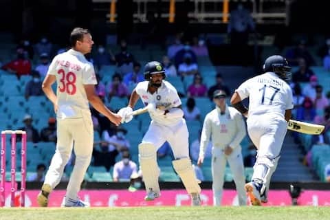 আজ ভারতীয় দলের তিনজন ব্যাটসম্যান রানআউট হয়ে যান। তাঁরা হলেন হনুমা বিহারী, রবিচন্দ্রন অশ্বিন ও জসপ্রীত বুমরাহ। ছবি সৌজন্যে এএফপি 